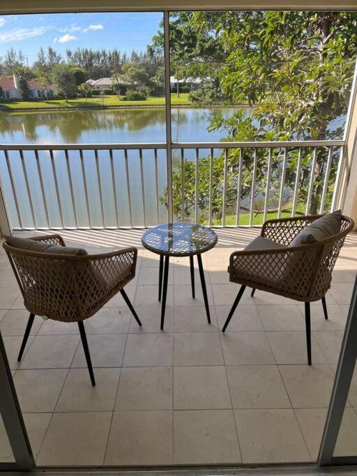 Great Location With Lake View North North Naples Екстериор снимка